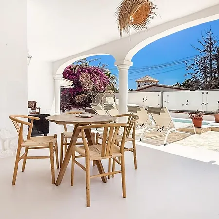 House With Pool And Rooftop Terrace Rems *