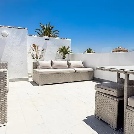 House With Pool And Rooftop Terrace Rems *